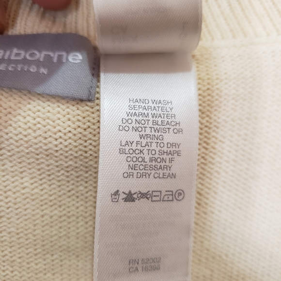 Liz Claiborne Large Sweater top w/short sleeves - Picture 12 of 12